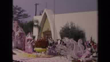 Los Angeles California USA (1967): The Parade Come Walking In
