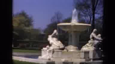 New York USA (1941): Big Water Fountain Has Few Statues On It In Big Yard