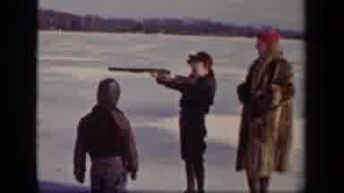Sebring Ohio USA (1942): Guns With Kids