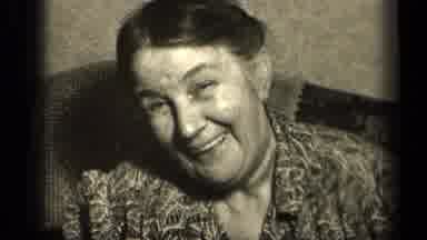 Sebring Ohio USA (1942): An Elderly Woman Can't Control Herself And Laughing