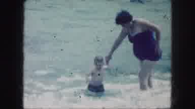 Kansas City Missouri (1959): 1980s Moms In The Beach With Their Little Kids