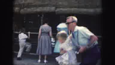Kansas City Missouri (1959): Family Of Five Goes To See The Animals At The Zoo
