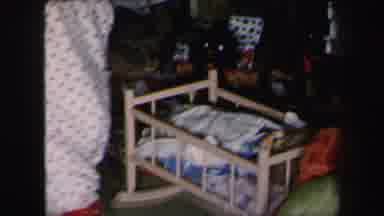 Lynbrook New York (1975): Christmas Home Movie Of A Young Child And It's Mother