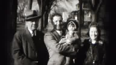 Harrisburg Pennsylvania USA (1975): The Family And Many Others Are Photographing