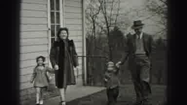 Harrisburg Pennsylvania USA (1975): Happy Couple With Two Young Children Dressed