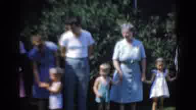 Middletown Pennsylvania (1975): A Big Family Reunited In A Lawn