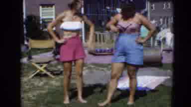 Middletown Pennsylvania (1975): Vintage Womans Are Sunbathing On Open Air