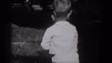 Middletown Pennsylvania (1975): Old Home Video Of Toddler Walking Across The Front