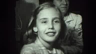 Milwaukee Wisconsin USA (1975): The Whole Family Sitting Around The Tree Saying