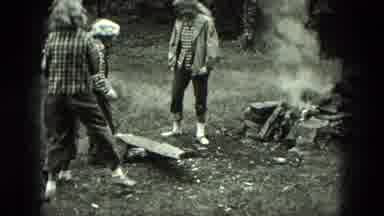 Milwaukee Wisconsin USA (1975): The People Playing In The Wood