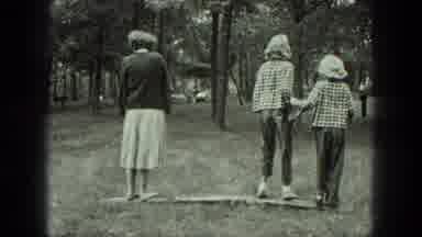 Milwaukee Wisconsin USA (1975): The Garden Of The Family Ground Fun For Kids Too!