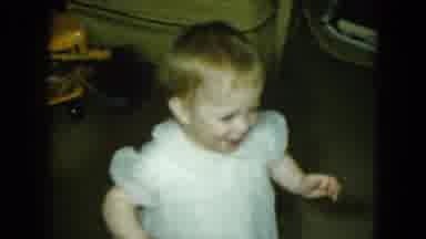 Cleveland Ohio (1951): Walking Baby And Smiling