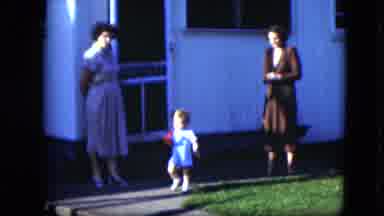 Cleveland Ohio (1951): The Baby Was Walking On The Green Land And The Two Lady's