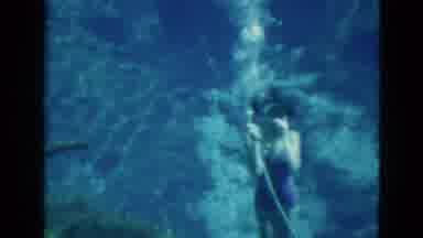 Florida USA (1952): Underwater Film Shot Of Two Girls With Air Hoses And Fins