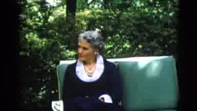 Washington DC USA (1952): When Two Sisters Decide To Catch Up On The Conversation