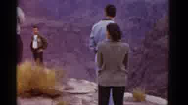 Arizona USA (1952): Old Film Of People Standing In Mountainous Area