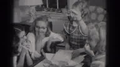 Milwaukee Wisconsin (1953): Six Preteen Girls Laughing And Excited Over Opening