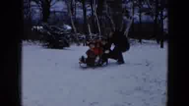 Hicksville New York (1956): The Little Three Childrens Are Scatting In The Ice