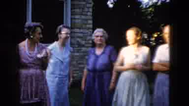 Yellowstone Wyoming USA (1958): A Group Of Mostly Older Ladies In Old Fashioned