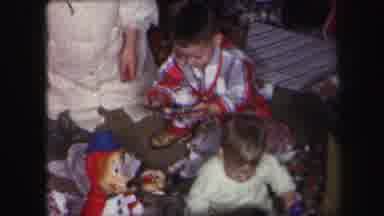 Lynbrook New York (1971): Christmas Day Family Party Happy Children Gifts