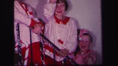 Lynbrook New York (1971): The Children Was Enjoy In The Party At Home