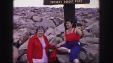Colorado Springs USA (1958): Two Womens Are Speaking In Sitting In Stone