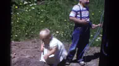 Catskill New York USA (1959): Two Childrens Are Standing In The Sand Around The