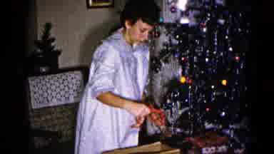 Hagerstown Maryland USA (1959): The Peoples Are Decorating The Trees For