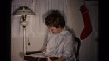 Hagerstown Maryland USA (1959): The Lady Was Very Surprise Because Of Her Gift