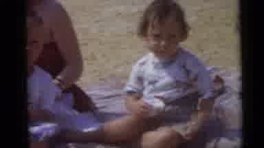Camden New Jersey USA (1960): The Childrens Are Going To Opening The Gifts