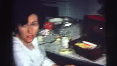 Lynbrook New York (1976): The Childrens Are Laughing On The Bed