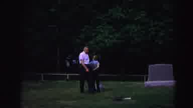 Hagerstown Maryland Usaa (1963): The Family Members Are Enjoyed In The Park
