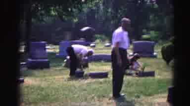 Hagerstown Maryland Usaa (1963): Old People Cleaning And Leaving Flowers On The