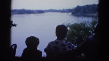 Illinois USA (1962): Children Looking At View