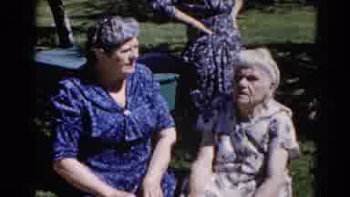 Illinois USA (1962): Three Ladies Are In That Place The Two Ladies Are Talking