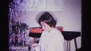 Hagerstown Maryland USA (1962): I Open That Gift Item To The Girl Basikonte