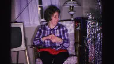 Hagerstown Maryland USA (1962): She'll Take Care Of The Item And Keep Talking