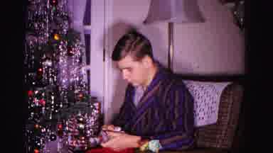 Hagerstown Maryland USA (1962): A Person Make The Christmas Tree With Our Own