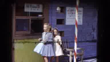 South Carolina USA (1961): These Childrens Are Take The Ticket For See The Magic