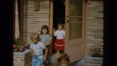 South Carolina USA (1961): The Children Are Leaving The House And She Goes Along