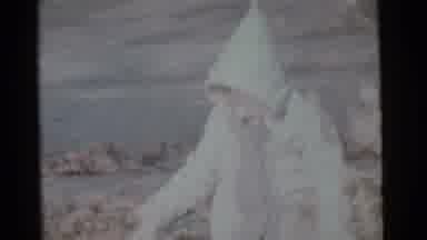 Camden New Jersey USA (1961): He Dries Up The Dried Leaves He Enjoy Himself Very