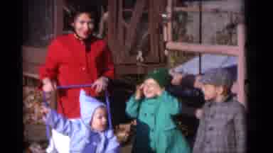 Camden New Jersey USA (1961): The Childrens Are See In The Animals With Her