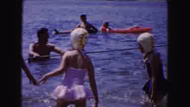 Buffalo New York USA (1961): Girls Splashing In The Water
