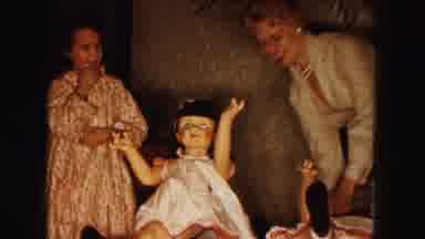 Buffalo New York USA (1961): Old Video Of Mom And Daughter Rearranging Brunette
