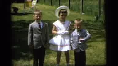 Camden New Jersey (1964): The Childrens Are Posing The Photo In The Garden They