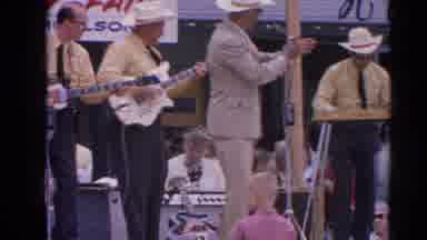 Harvard Illinois USA (1964): Band Plays The Country Fair And The Signs Claps To