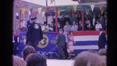 Harvard Illinois USA (1964): People Are In The Magic Show