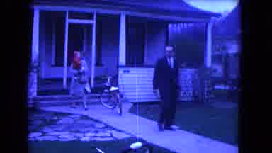 Niagra Falls USA (1964): The Mother Is Talking Our Child And Coming Outside Of The