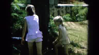 Oahi Hawaii (1964): The Girls Are Searching The Dog Near The Tree