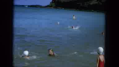 Oahi Hawaii (1964): Here The Sea With Swimming Humans With Enjoying